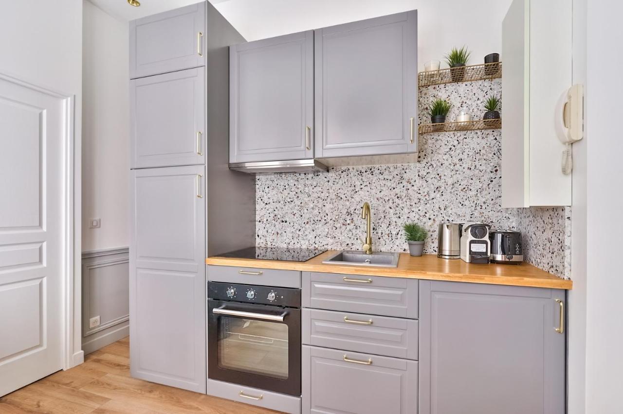 Newly Renovated ! Stunning 2Br Apt In The Heart Of Paris 15 Exterior photo